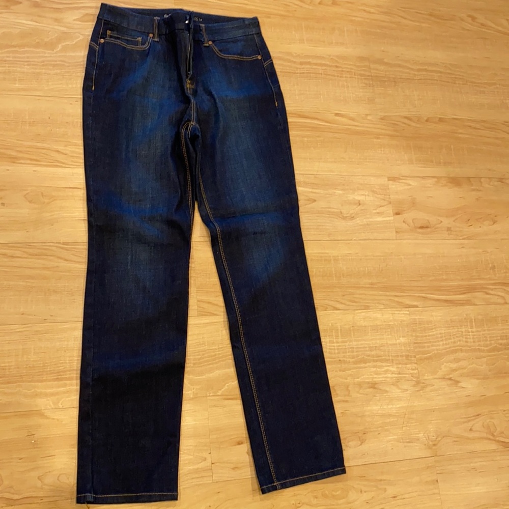 Chico’s the So Lifting Slim Leg Jean size 0 short